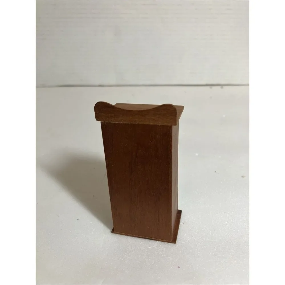 Dollhouse small bookcase‎ by artisan Gray Larsen 1:12 scale